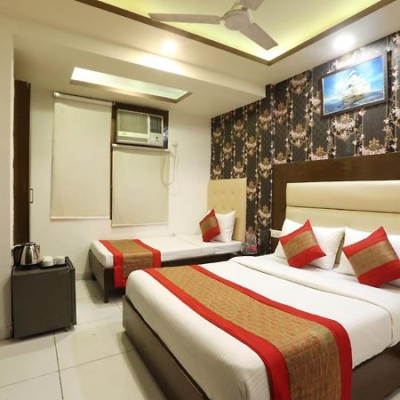 Hotel Qualia Suites At Delhi Airport New Delhi Exteriör bild