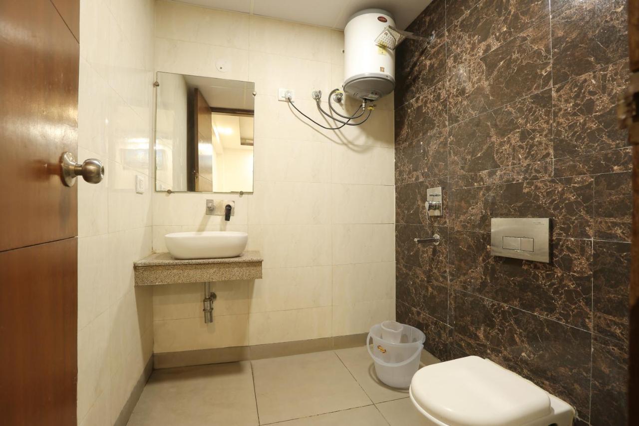 Hotel Qualia Suites At Delhi Airport New Delhi Exteriör bild