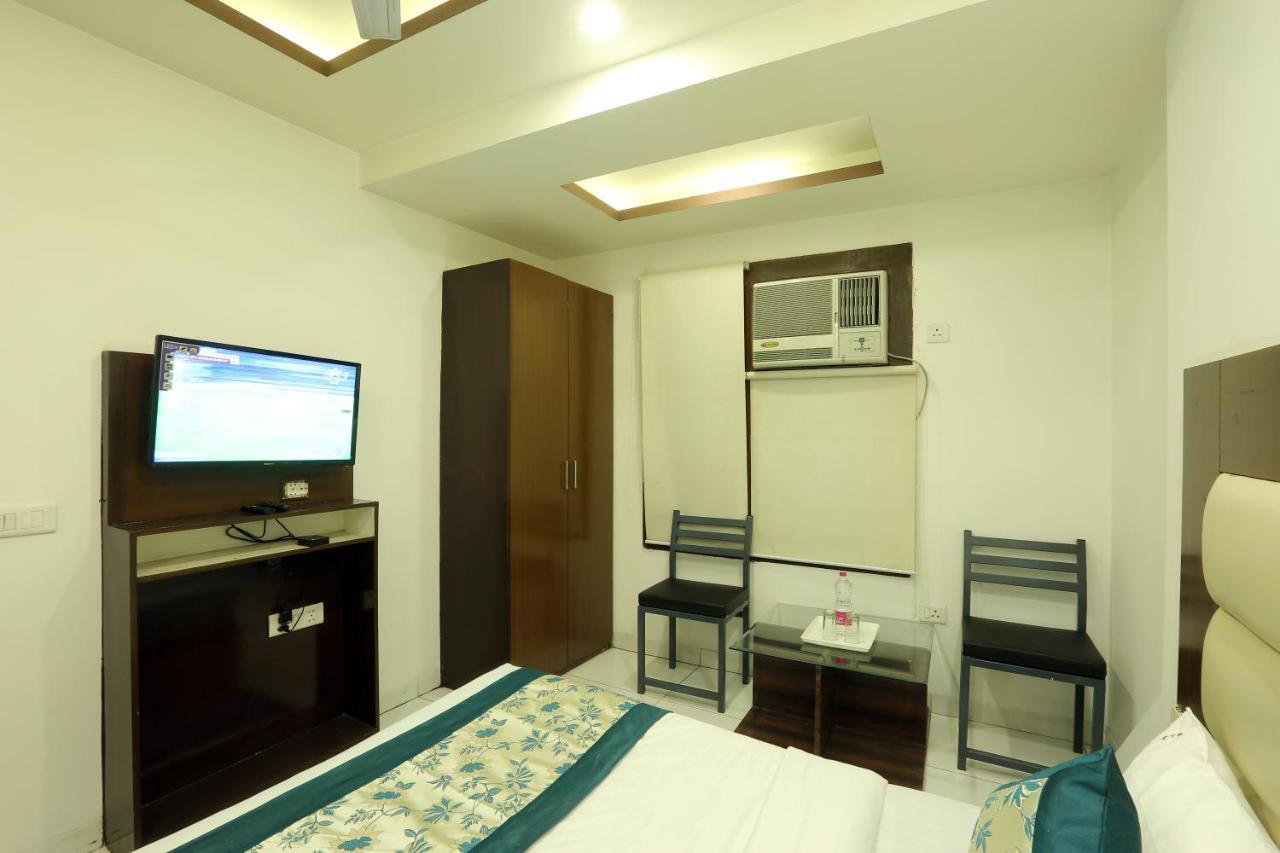 Hotel Qualia Suites At Delhi Airport New Delhi Exteriör bild