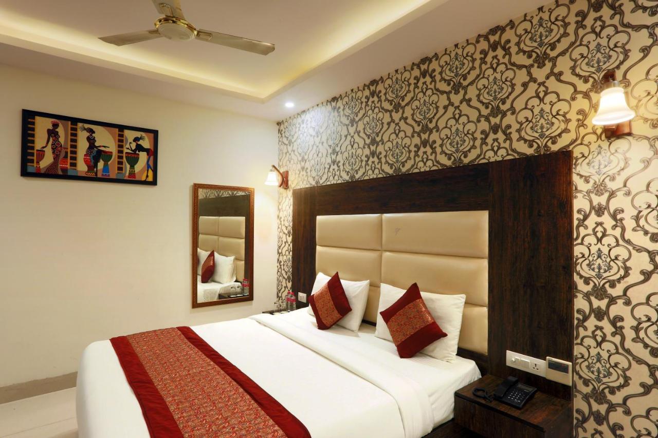 Hotel Qualia Suites At Delhi Airport New Delhi Exteriör bild
