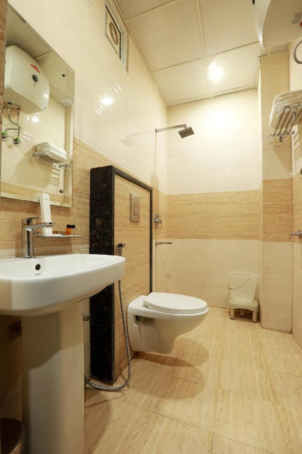 Hotel Qualia Suites At Delhi Airport New Delhi Exteriör bild