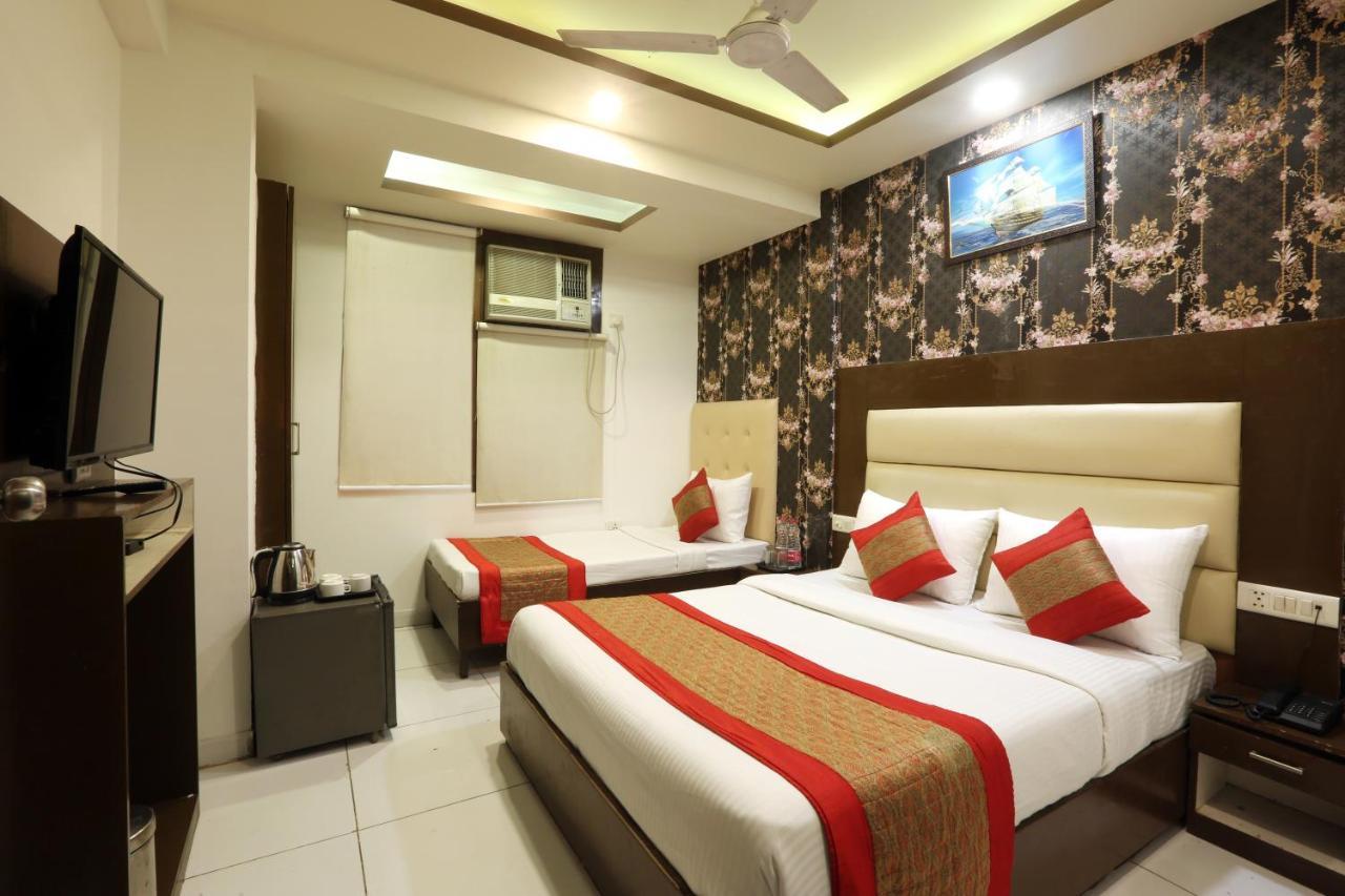 Hotel Qualia Suites At Delhi Airport New Delhi Exteriör bild