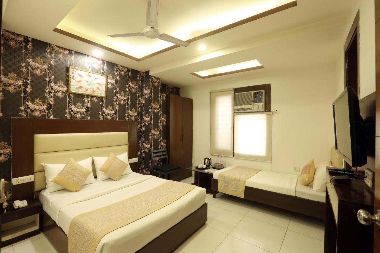 Hotel Qualia Suites At Delhi Airport New Delhi Exteriör bild
